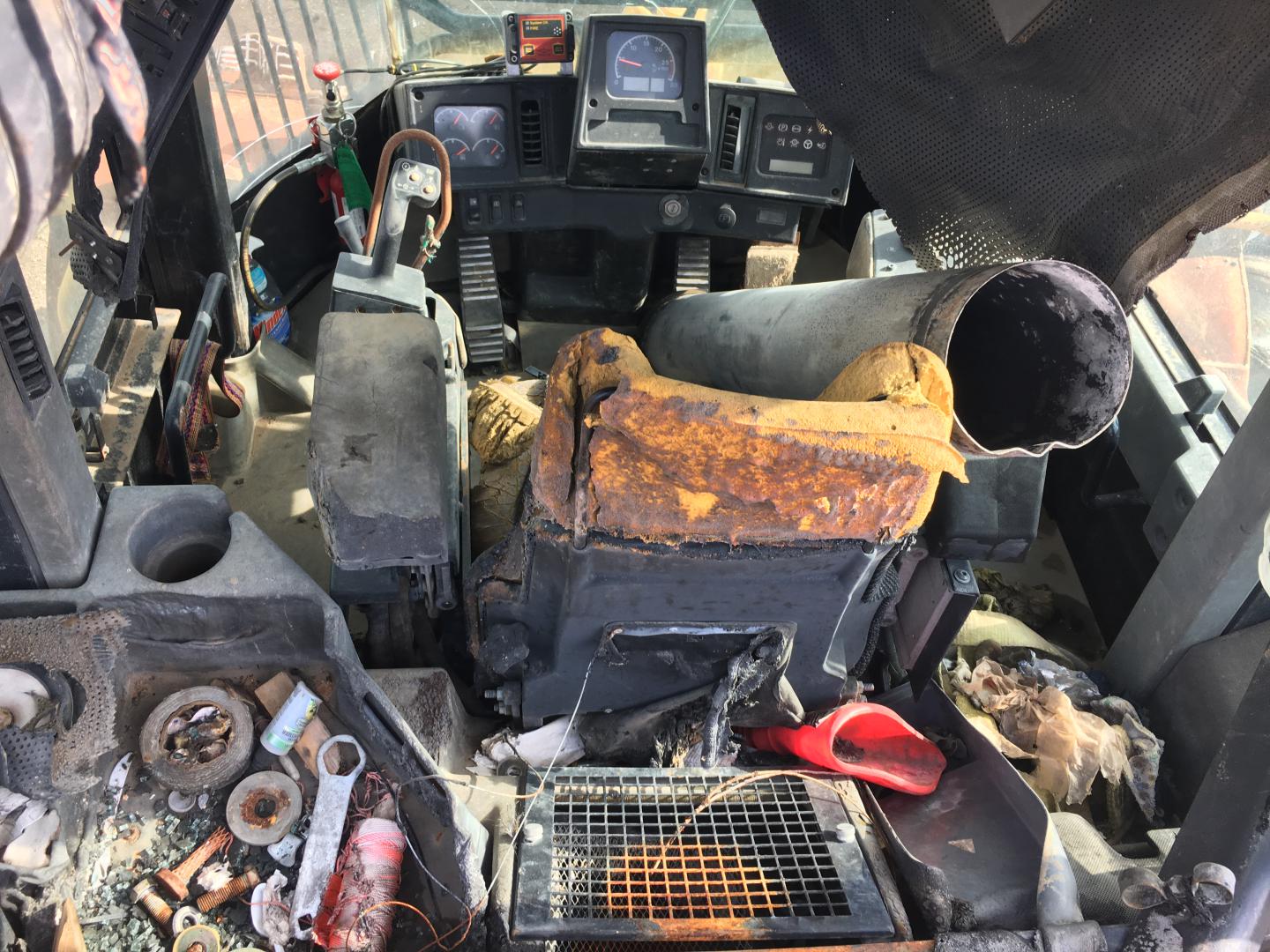 ./imagenes/INVOICE/2019/16853/COMPACTADOR PATA DE CABRA  CAT 826G (10).JPG